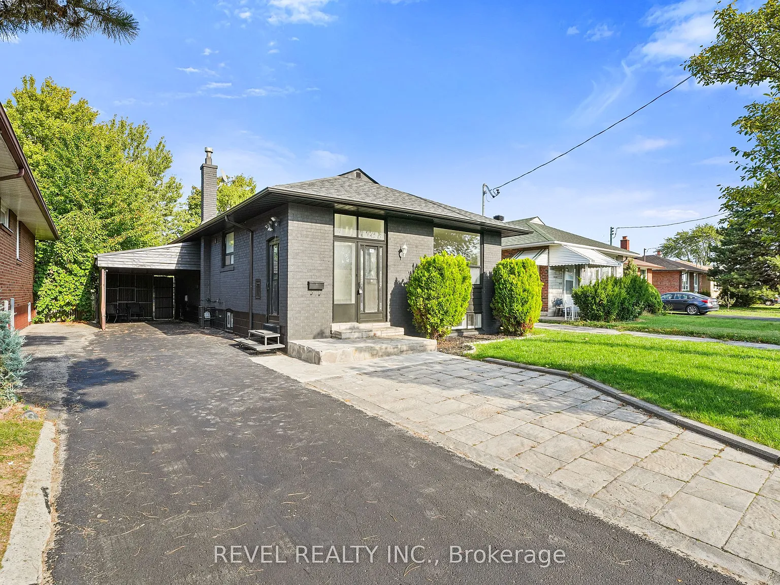 3 bed, $2,000 — Photo 1
