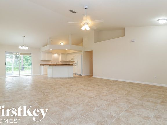5th image of 2605 Queen Dr Unit 2