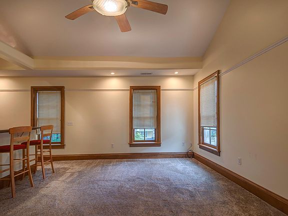 3rd image of 1215 W Jefferson Blvd #1/2