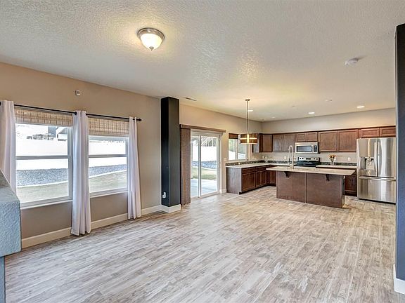 3rd image of 5903 Thistledown Dr