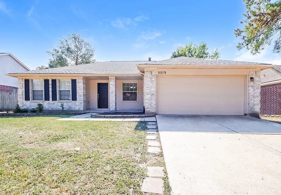 5519 Rivertree Ln