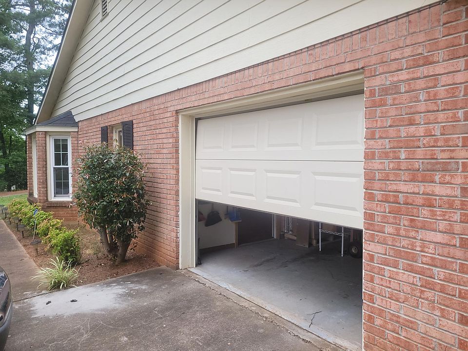 A single garage with electric door opener is included in the rent.