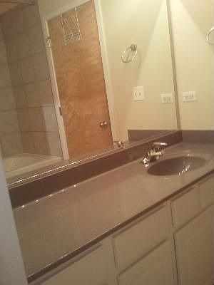5th image of 1740 N Maplewood Ave #P-11