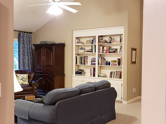 4th image of 1474 White Hall Pl