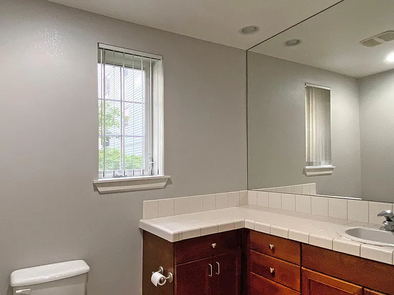 11004 NE 11th St #301 — Photo 17