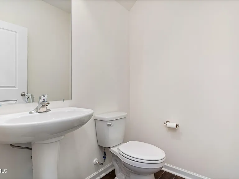 1006 Saylors Pl — Photo 5