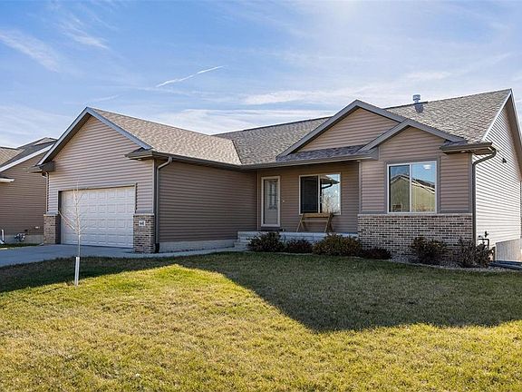 2nd image of 641 Waveland Dr
