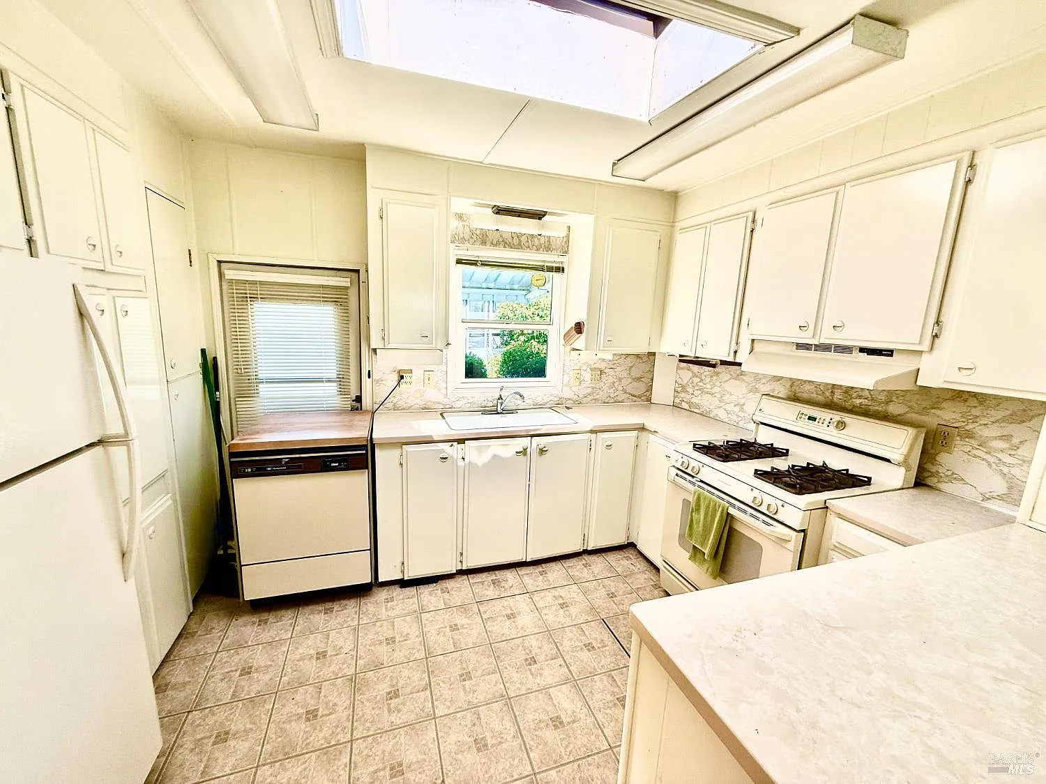 212 Cazares Circle - Photo 6
