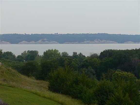 2nd image of 207 Calumet Dr