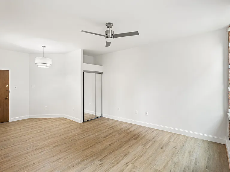 1615 Q St NW #210 — Photo 8