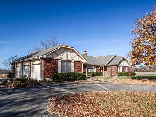 416 N Buckner Tarsney Rd, Buckner, MO 64016