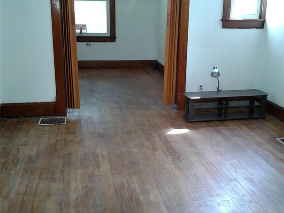 5th image of 1230 Vanderveer Ave