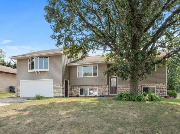 2081 Park Row, North Saint Paul, MN 55109