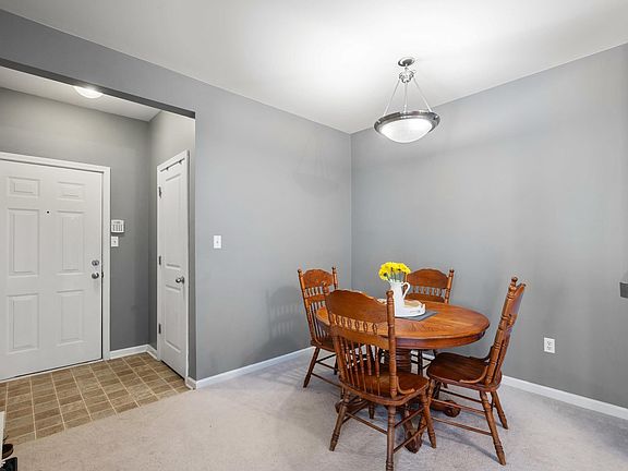 4th image of 720 Walker Sq APT 3B