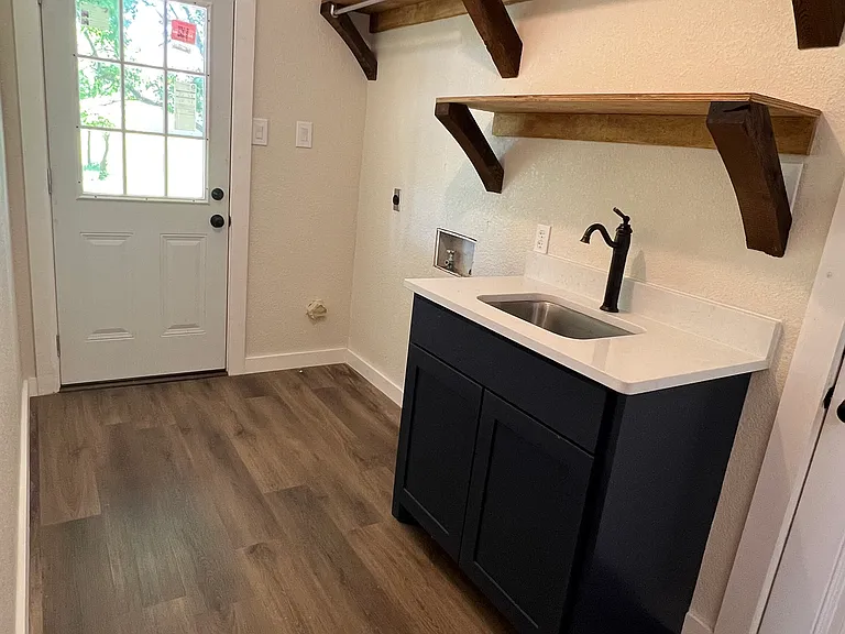 14784 FM 121 — Photo 29