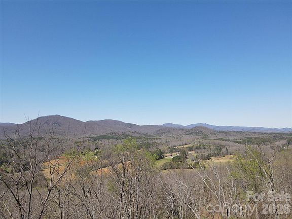 3rd image of 600 High Pines Loop