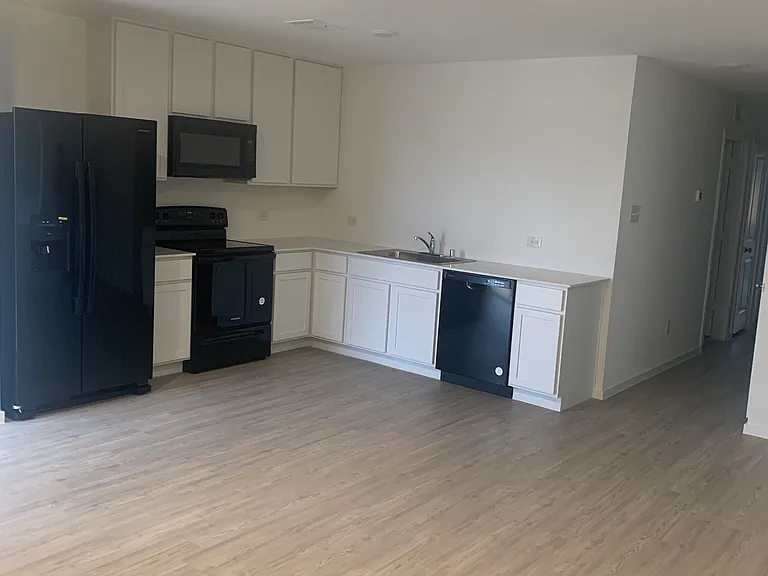 145 Jethro Ln — Photo 3