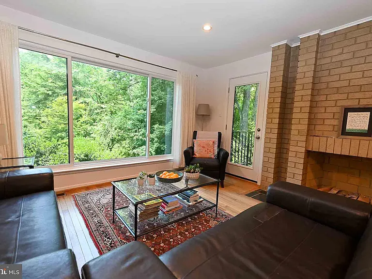 11635 Hunters Green Ct — Photo 8