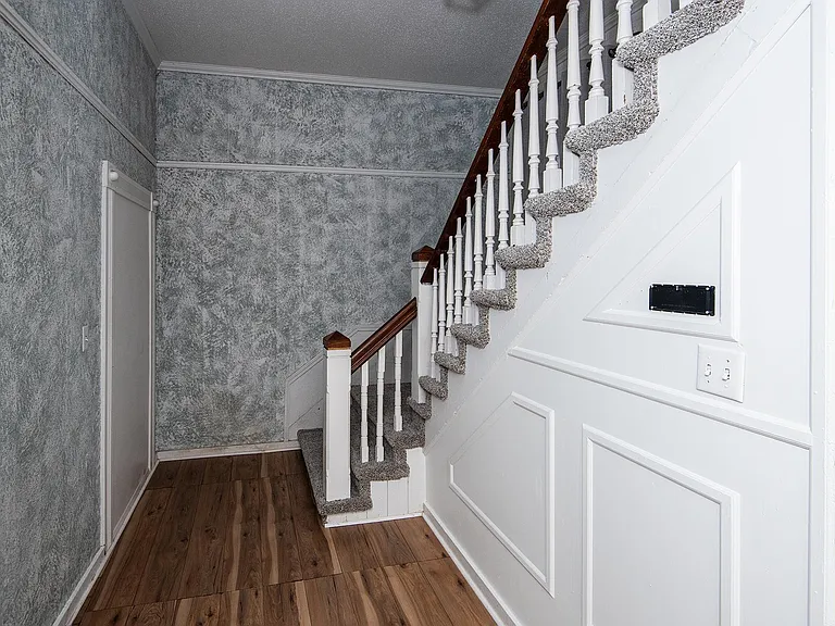 118 Main St — Photo 3
