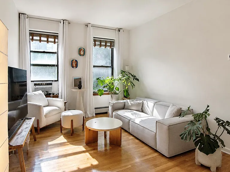 208 Willow Ave #201 — Photo 2