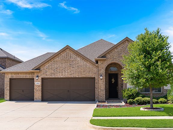3rd image of 1303 Axis Deer Rd