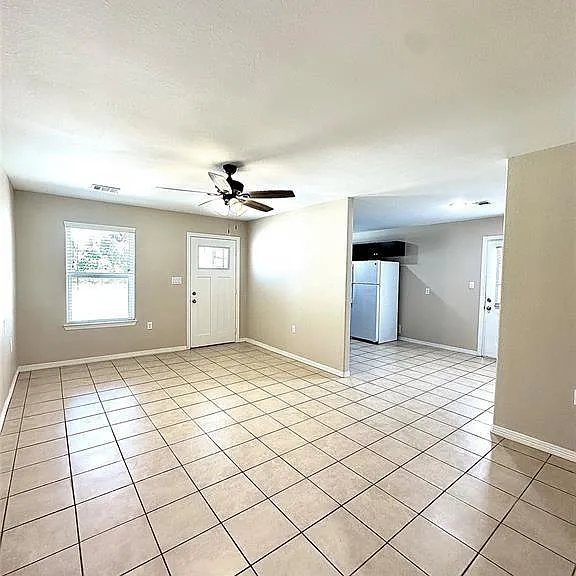 127 S Bend Ct #B — Photo 3