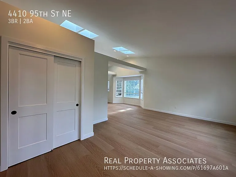 4410 95th St NE — Photo 3