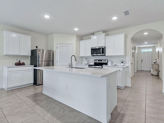 5th image of 1043 SW California Boulevard