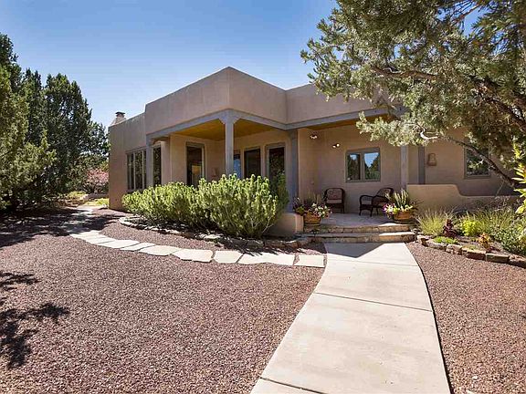 3rd image of 116 E Sunrise Dr