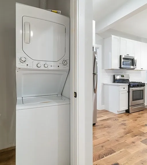 475 Meridian St #2B — Photo 2