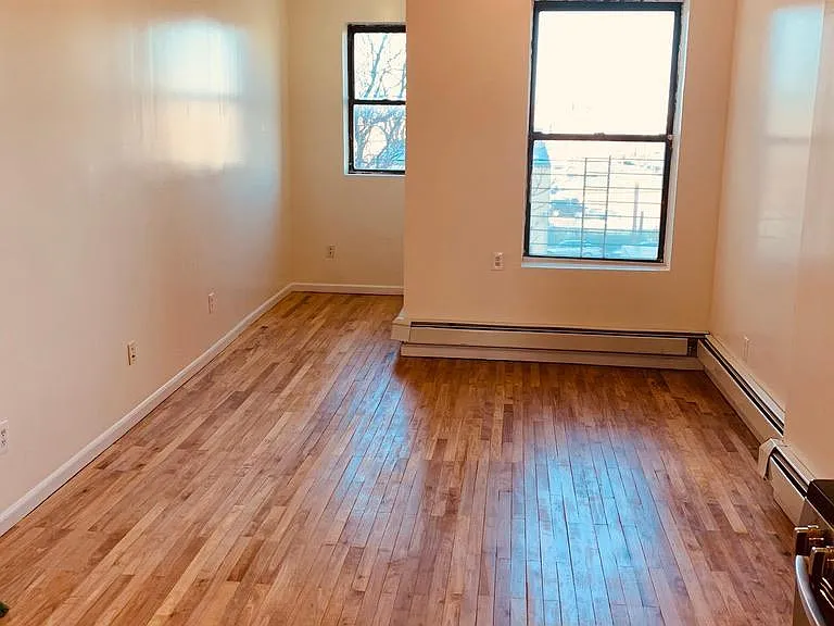 450 Grand St #R2 — Photo 7