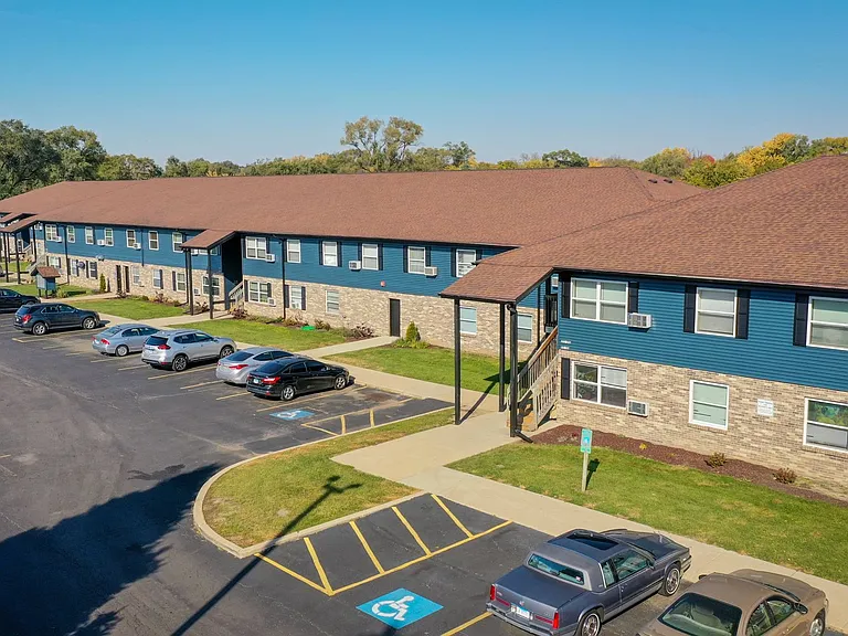 Kemper Manor Apartments — Photo 35