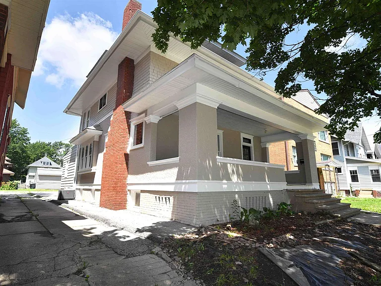 1027 N University St — Photo 67