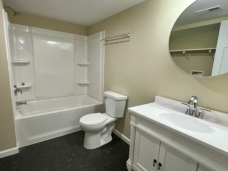 206 W Canedy St #F — Photo 7