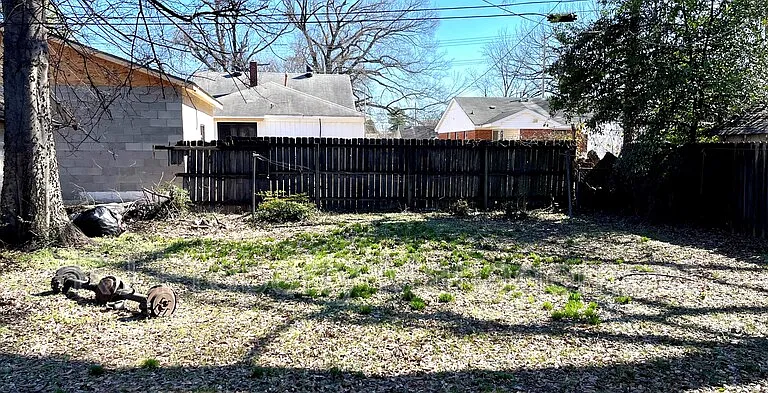 1598 Marianna St — Photo 19
