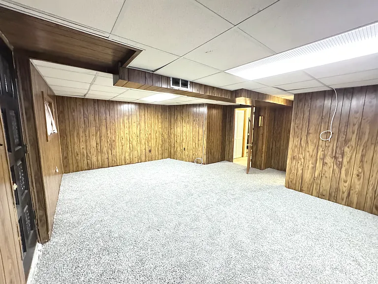 8560 Castor Ave — Photo 20