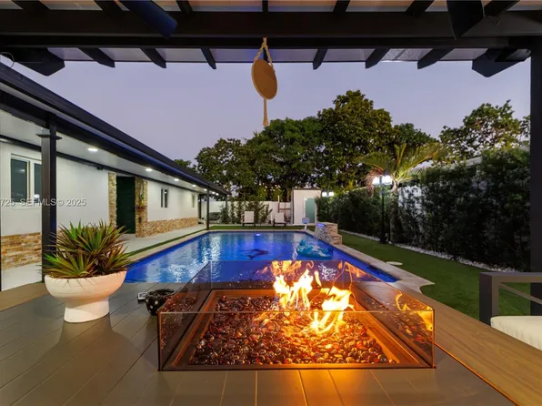 4360 NW 205th St, Miami Gardens, FL 33055