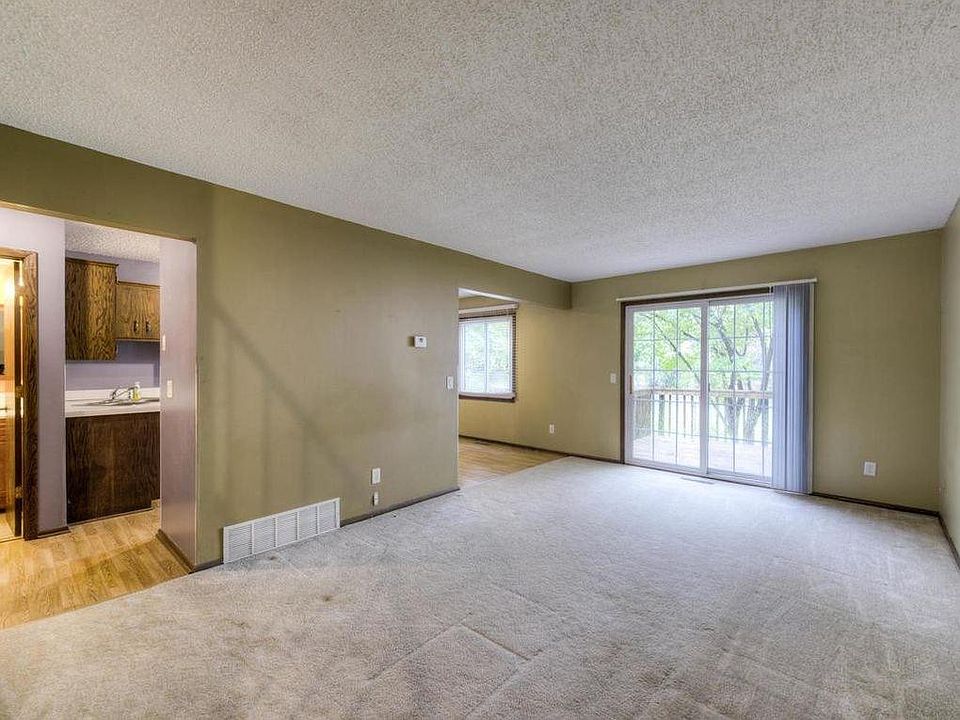 1st image of 15393 Trillium Cir