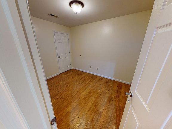 3rd image of 39 E High St