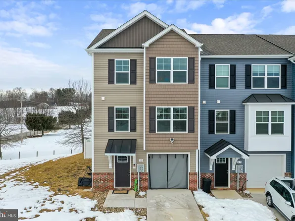 13 Olga Dr, Martinsburg, WV 25403