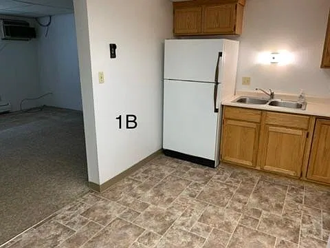 2 bed, 900 sqft, $1,050 — Photo 3
