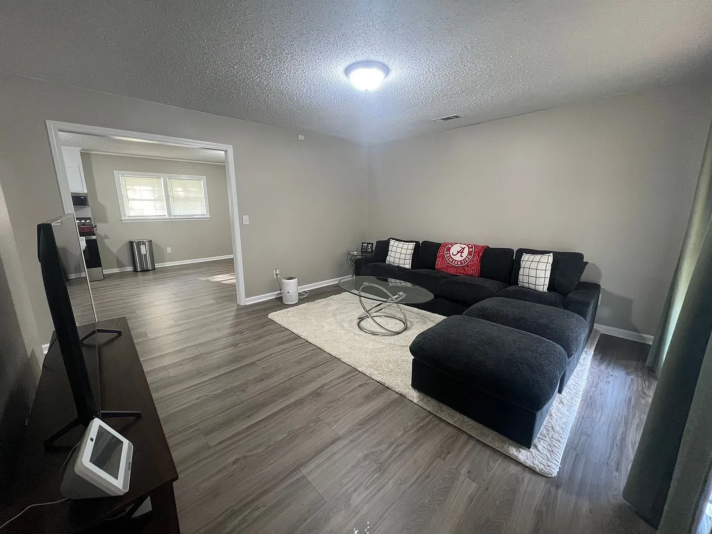 3 bedroom 1 bathroom updated West End Home — Photo 4