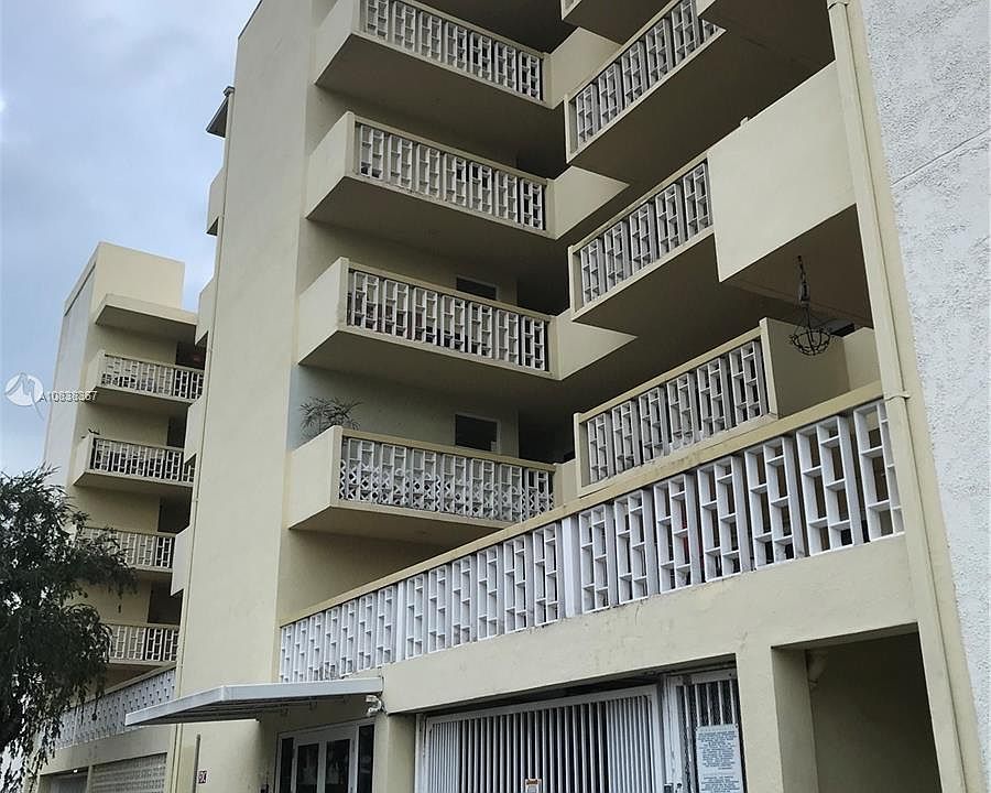 1st image of 1030 9th St APT 301