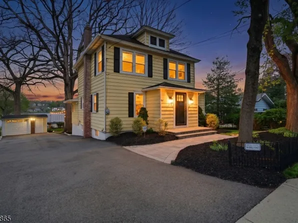 19 Musconetcong Ave, Stanhope Boro, NJ 07874