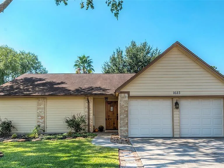1623 Jo Ann Ln — Photo 2