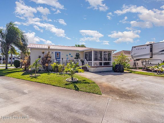 3rd image of 2334 Shuttle Cir #23