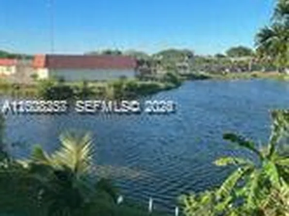 115 NE 202nd Ter #M-19, Miami Gardens, FL 33179