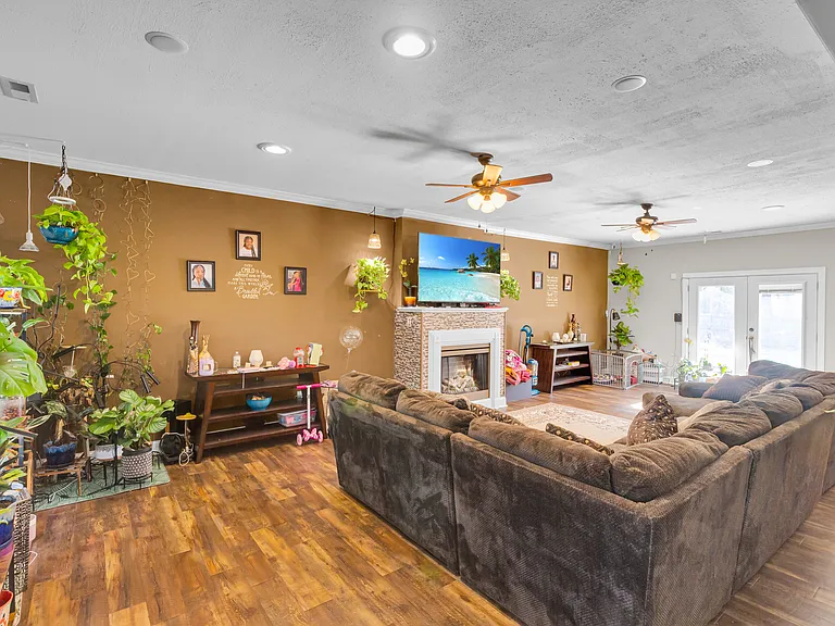 371 Carolina Pines Blvd — Photo 3