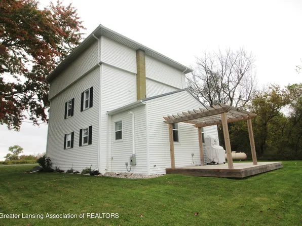 6823 S Loomis Rd, Dewitt, MI 48820
