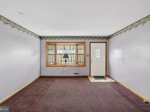 4th image of 2845 Turner Ave